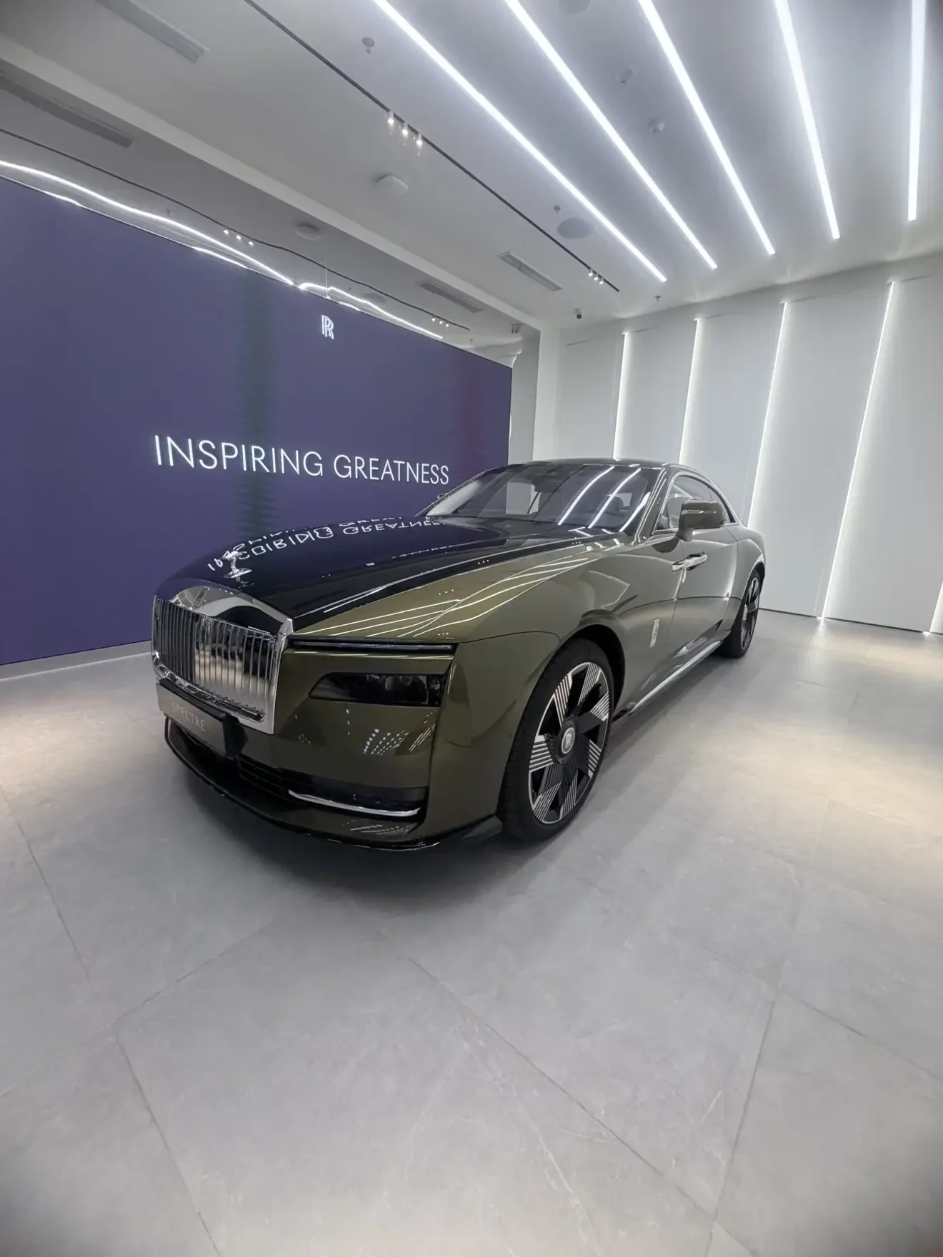 ROLLS ROYCE THE SHINING