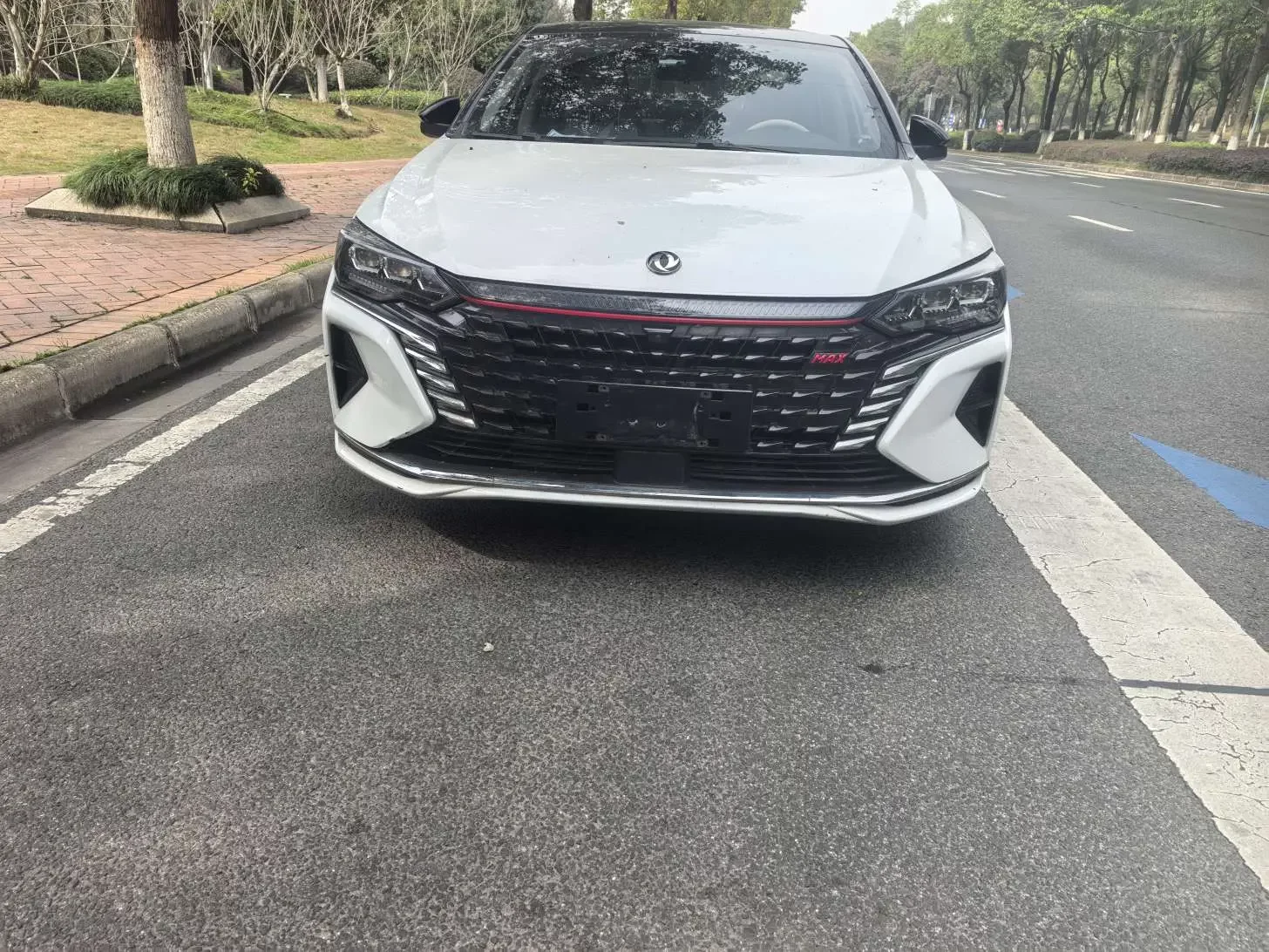 Dongfeng Yixuan MAX