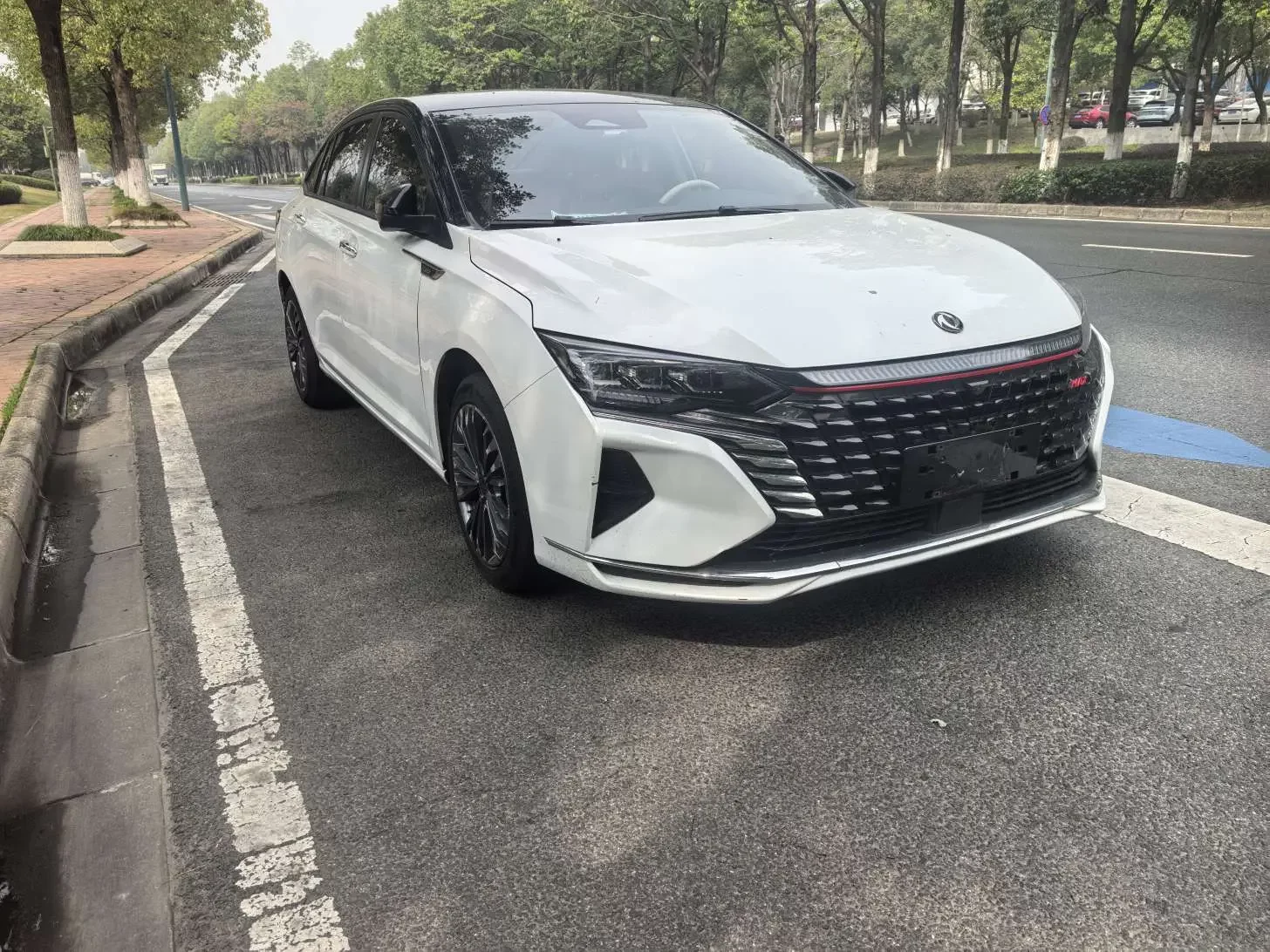 Dongfeng Yixuan MAX