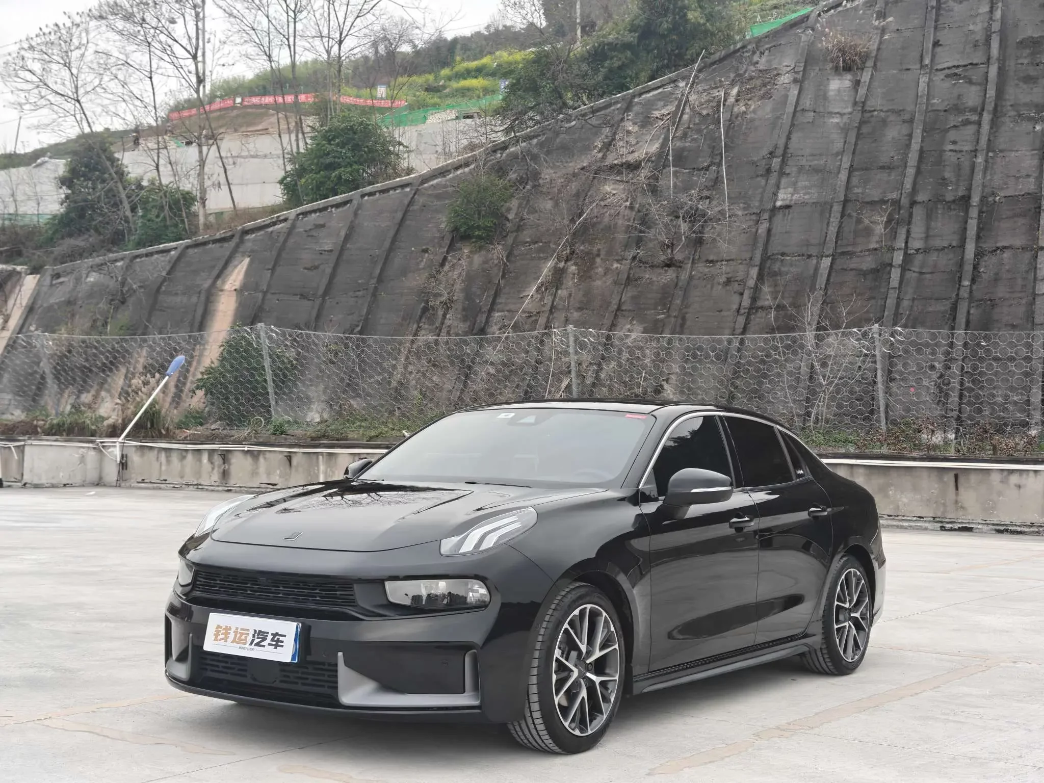 Lynk & Co 03