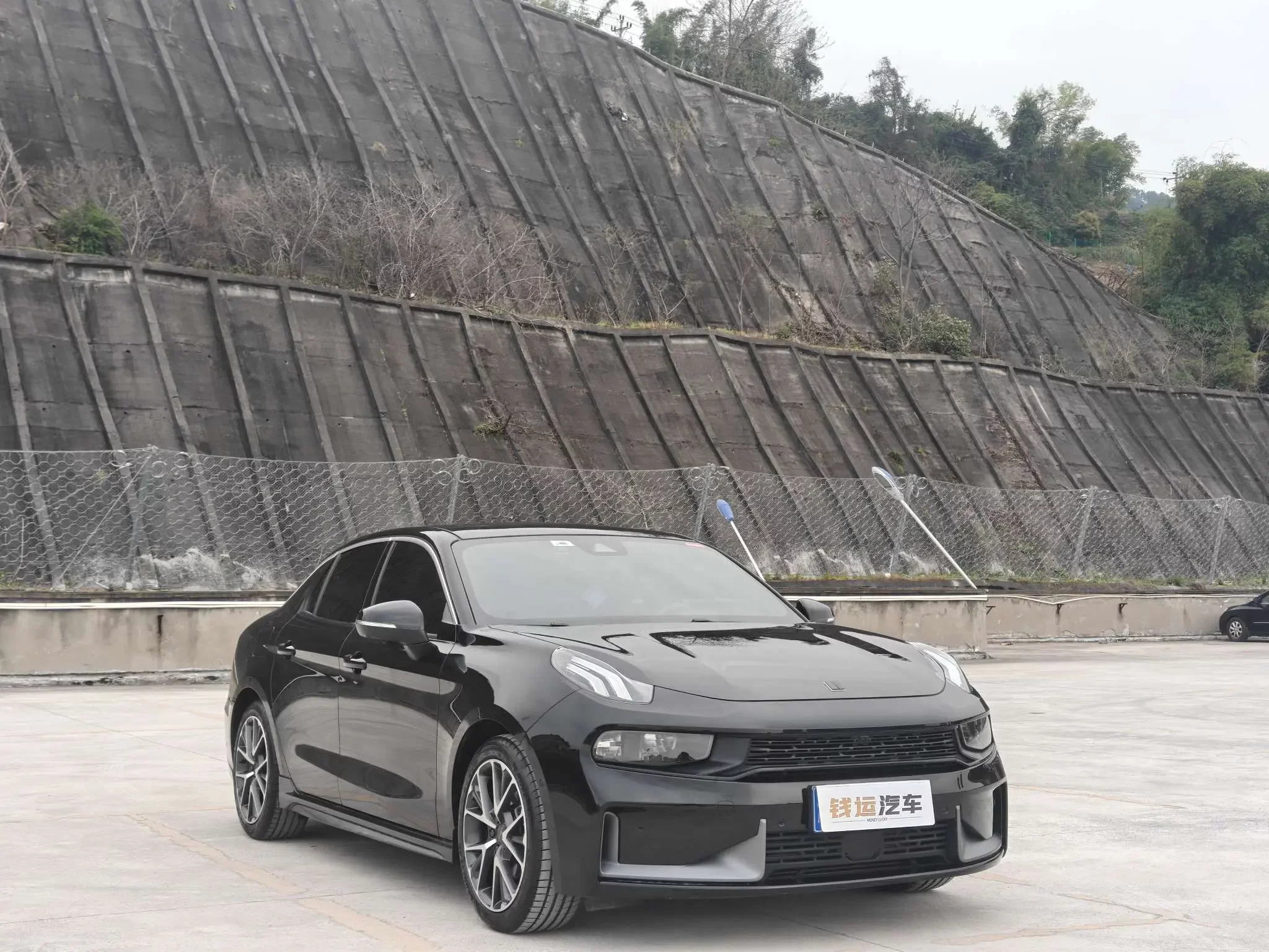 Lynk & Co 03