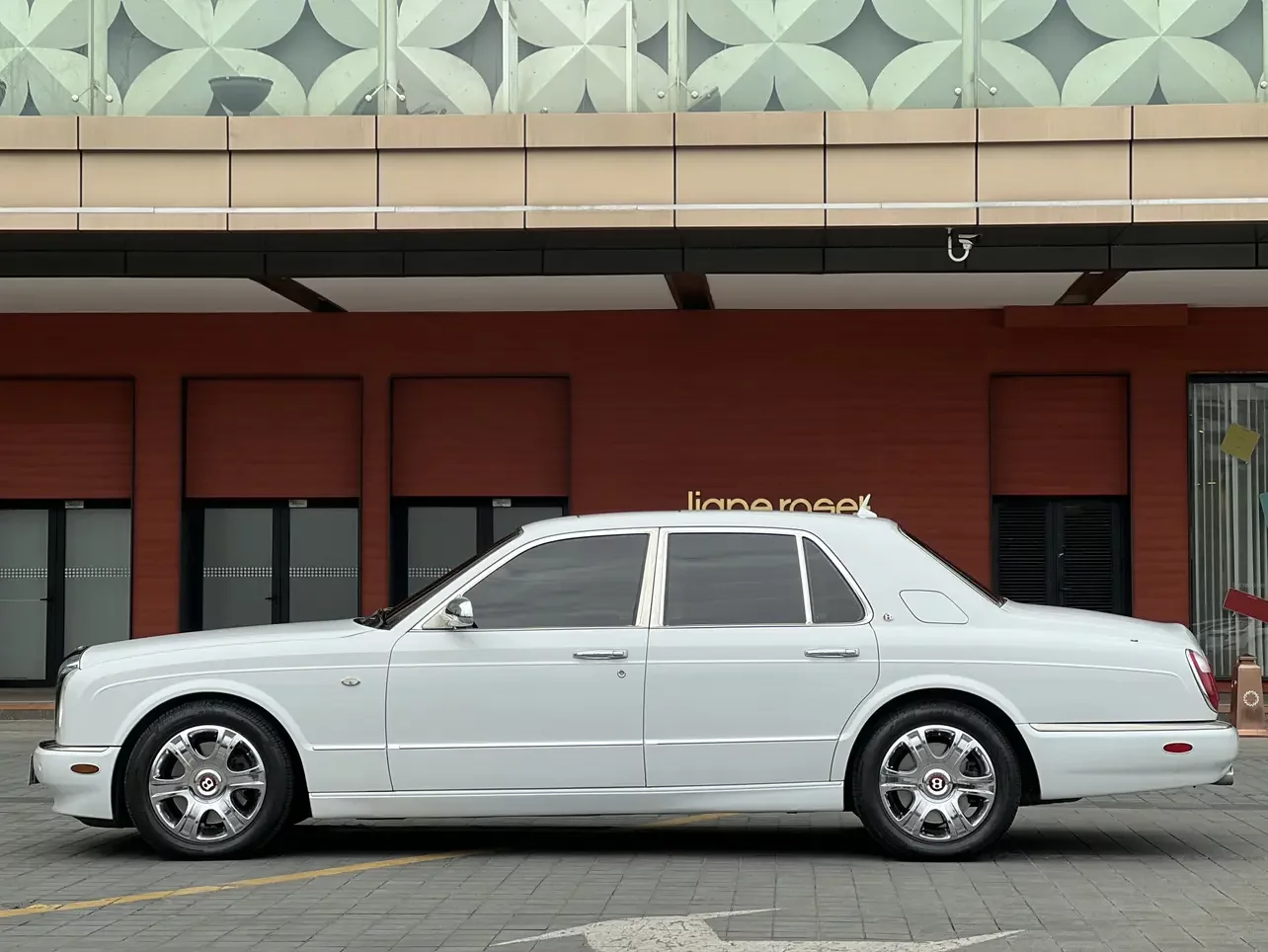 Bentley Elegant