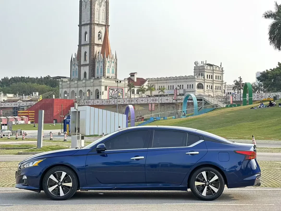 Nissan Altima