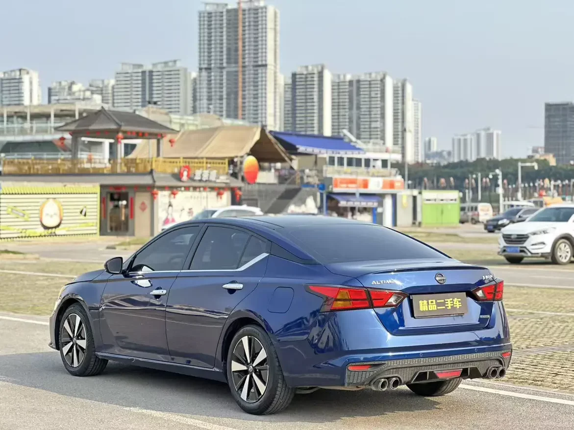 Nissan Altima
