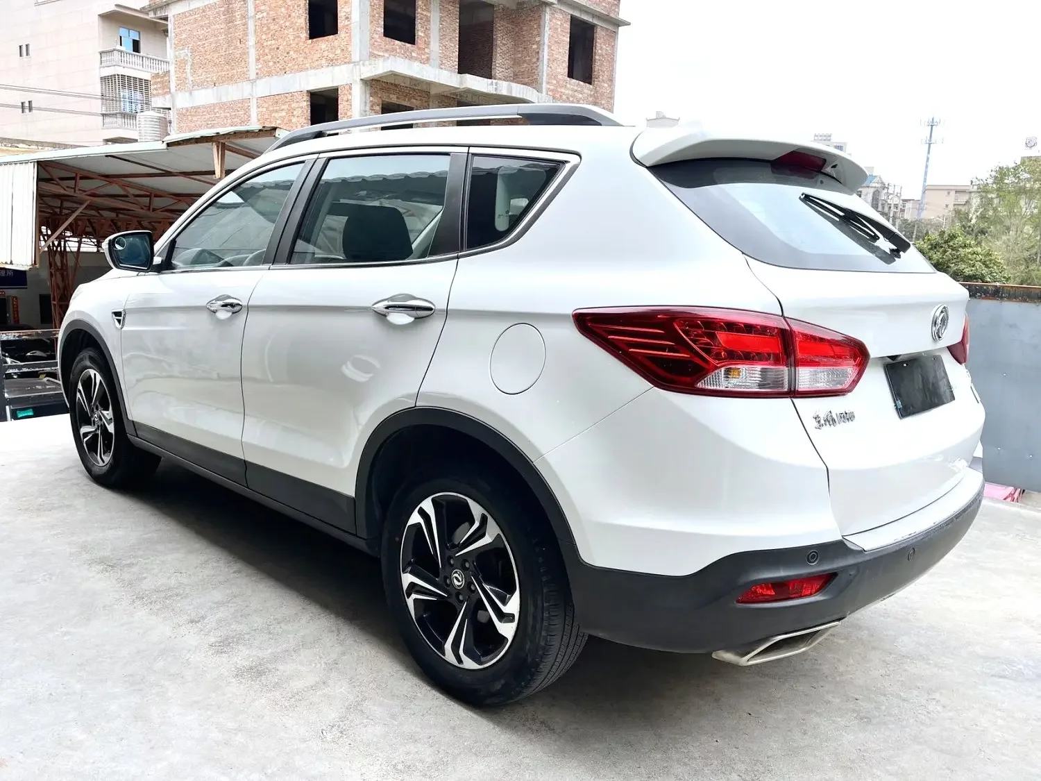 Dongfeng Fengshen AX7