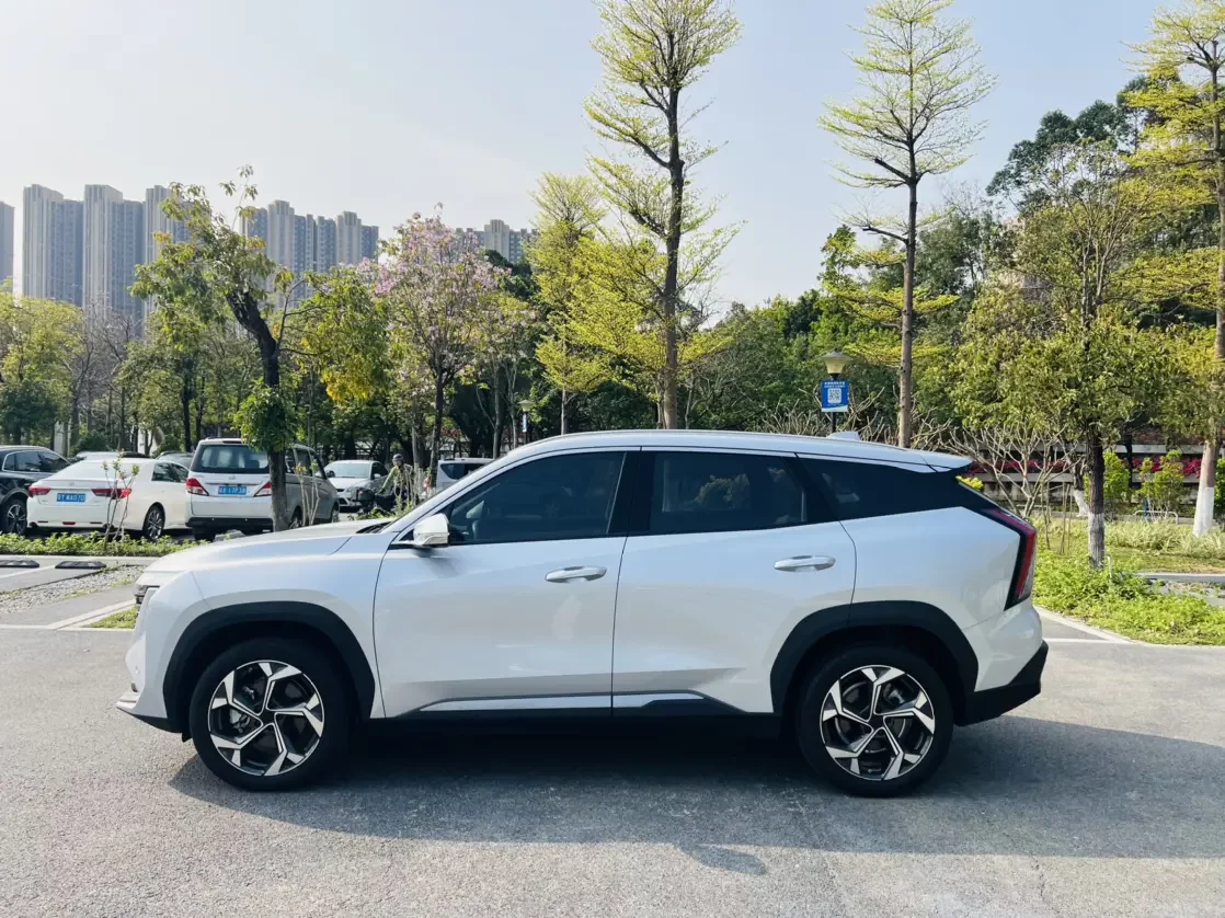 Geely Atlas L