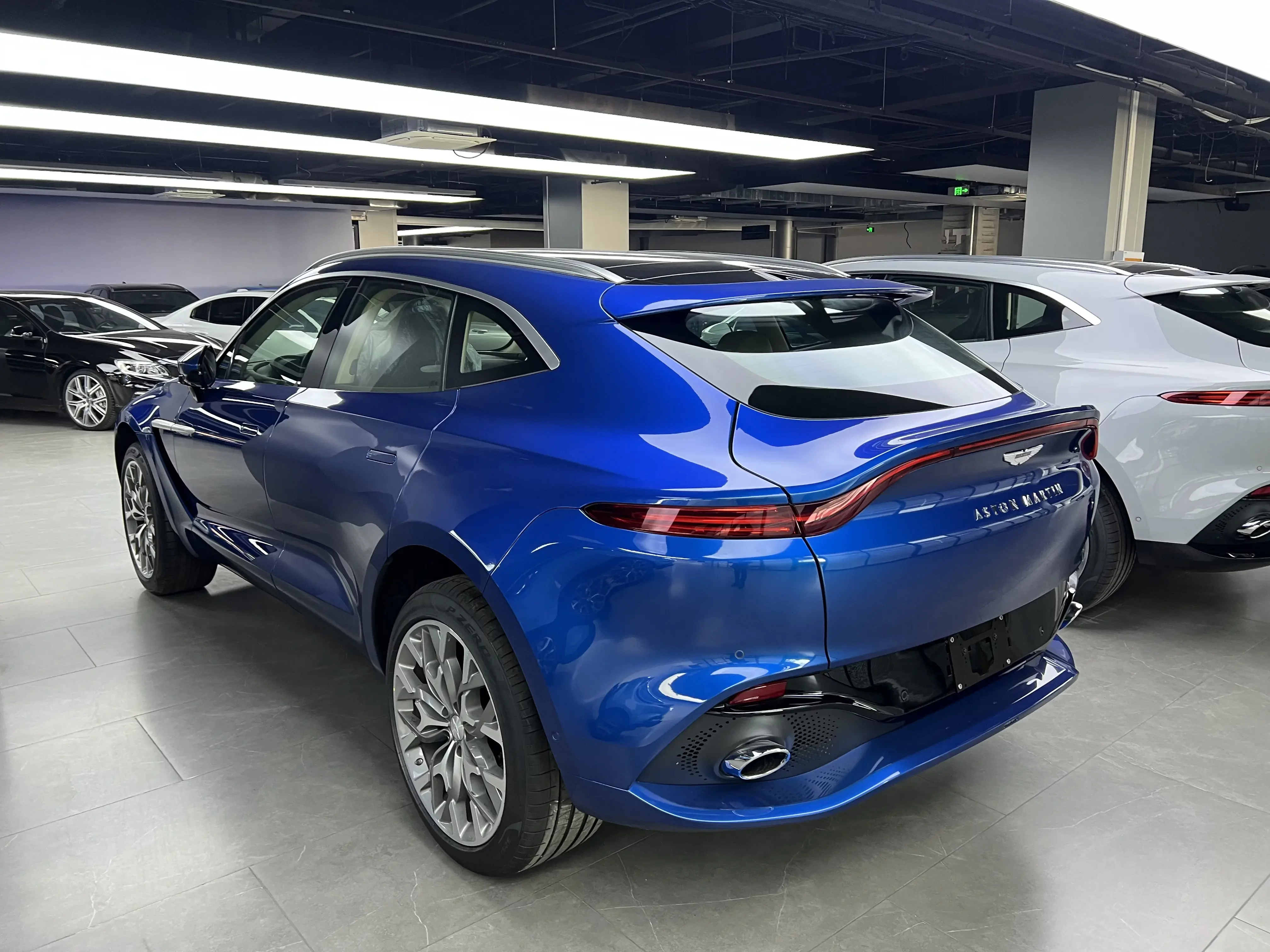 Aston Martin DBX