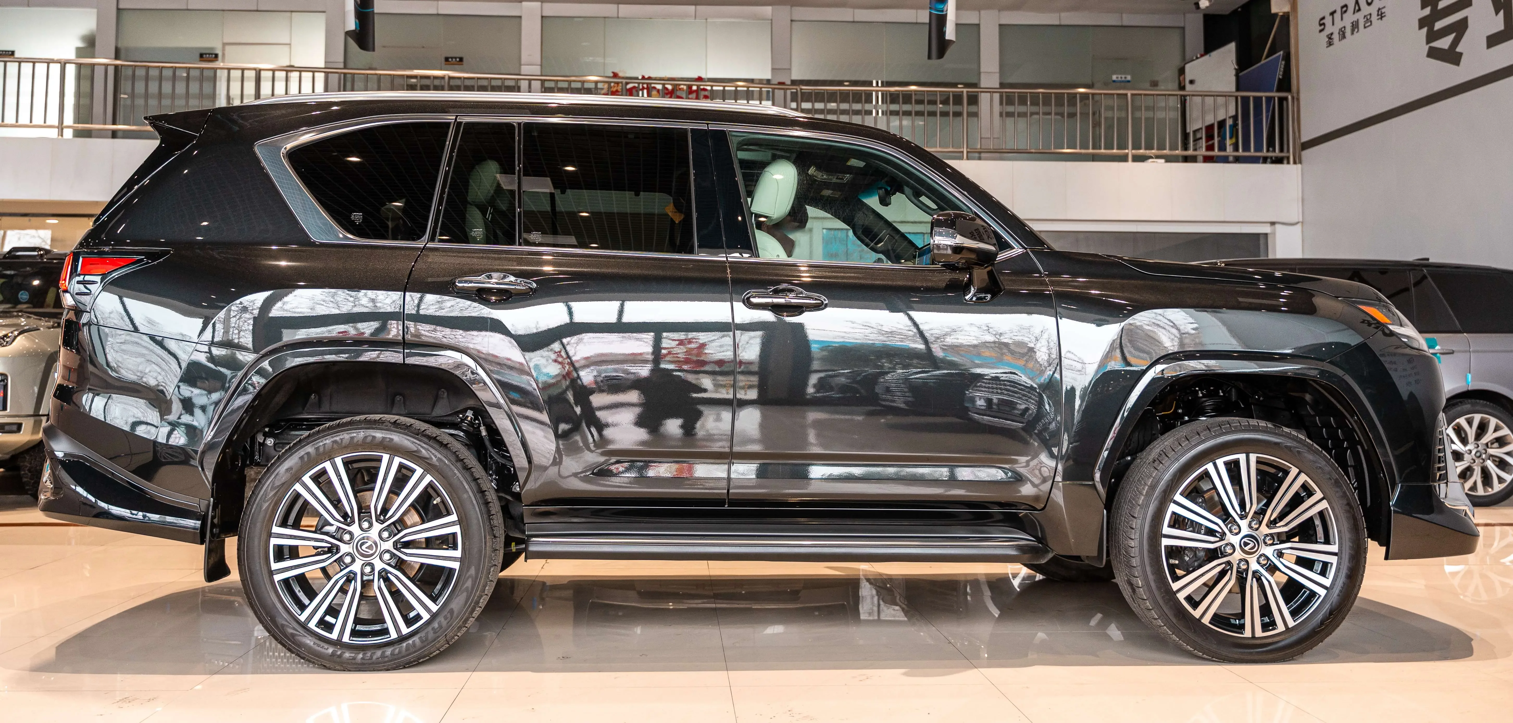 Lexus LX