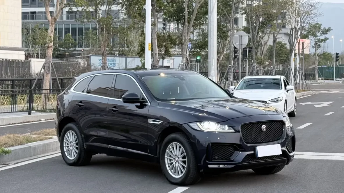 Jaguar F-PACE