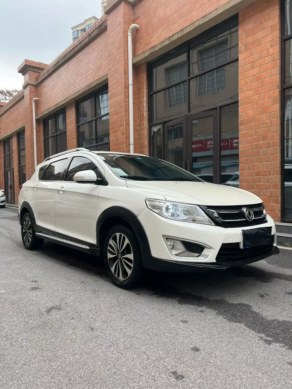 Dongfeng Fengshen AX3