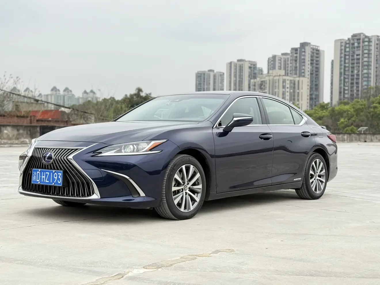 Lexus ES
