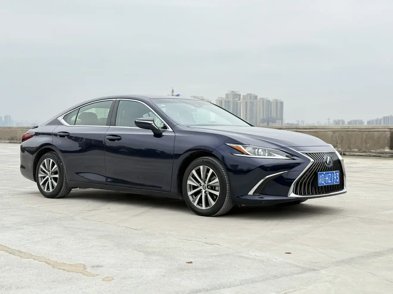 Lexus ES