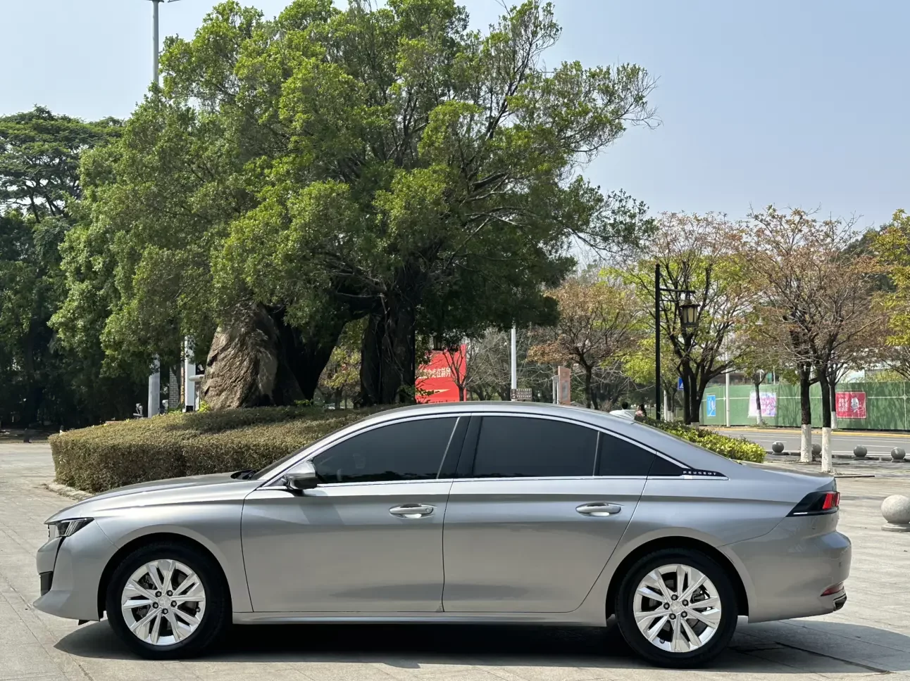 Peugeot 508L