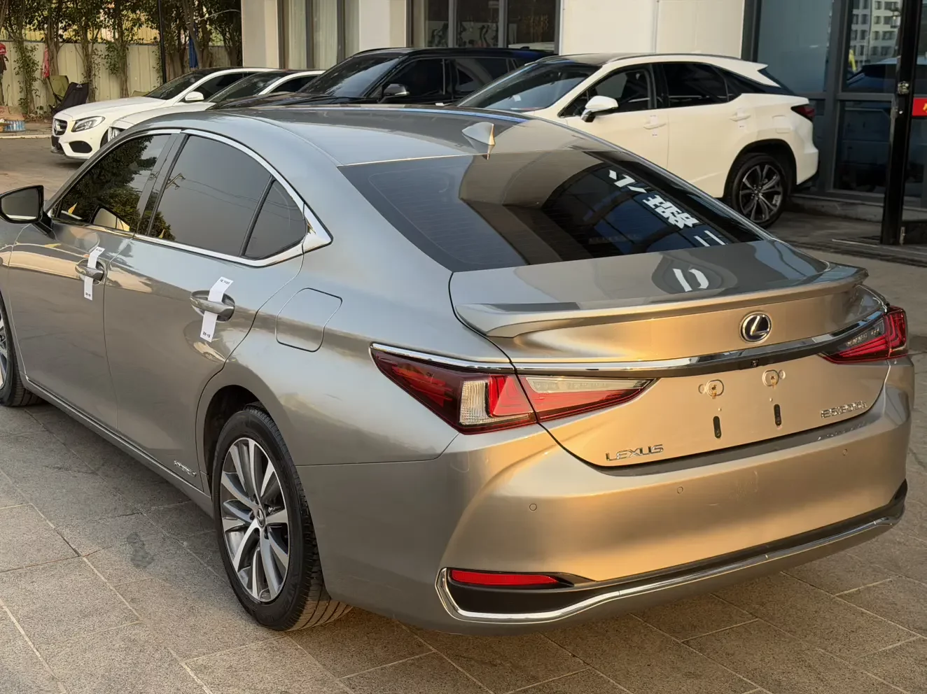 Lexus ES