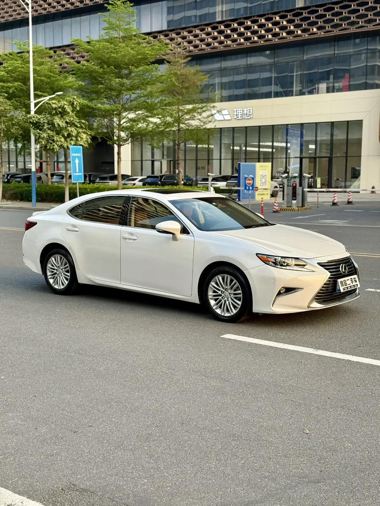 Lexus ES