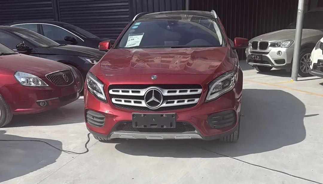 Mercedes-Benz GLA