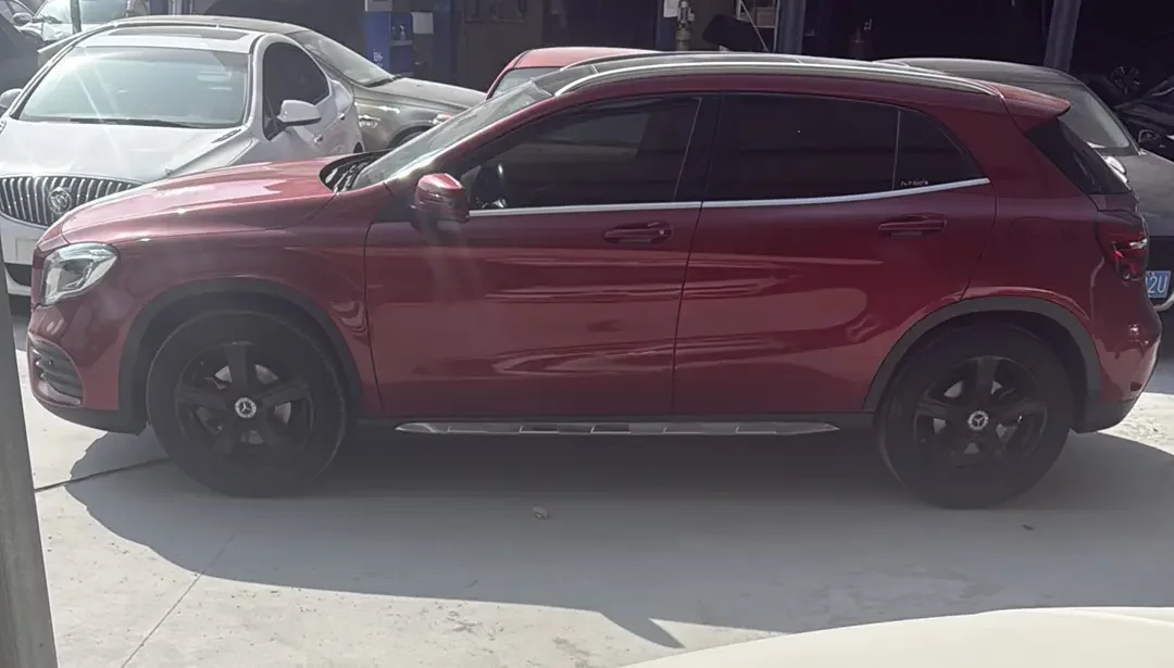 Mercedes-Benz GLA