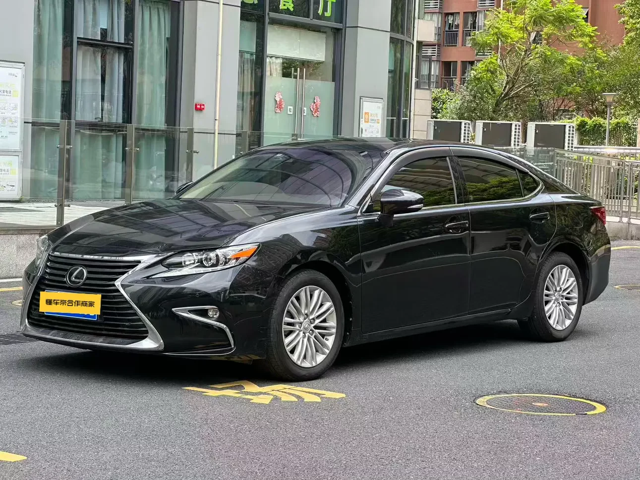 Lexus ES