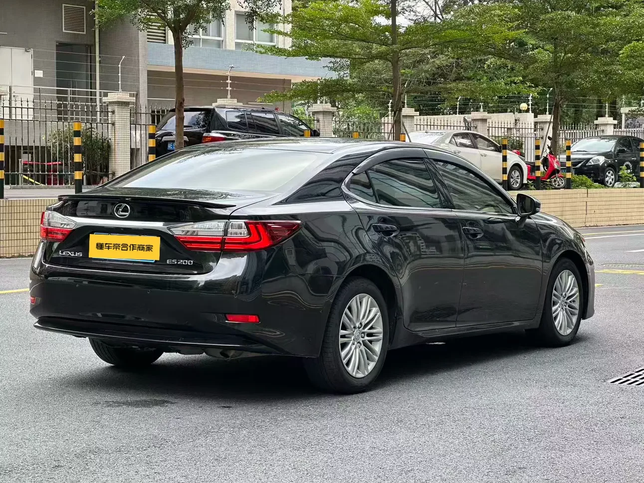 Lexus ES