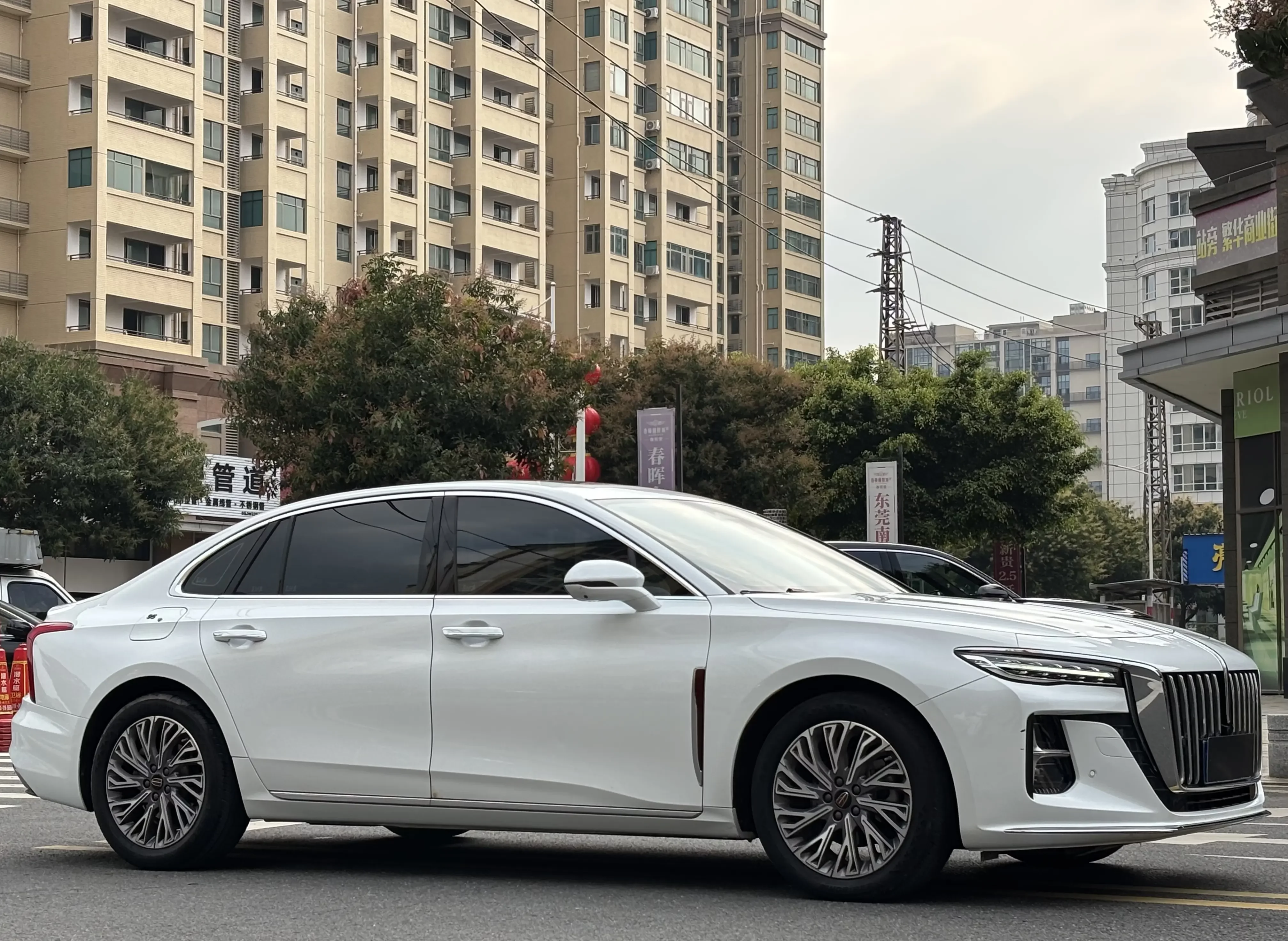 Hongqi H5