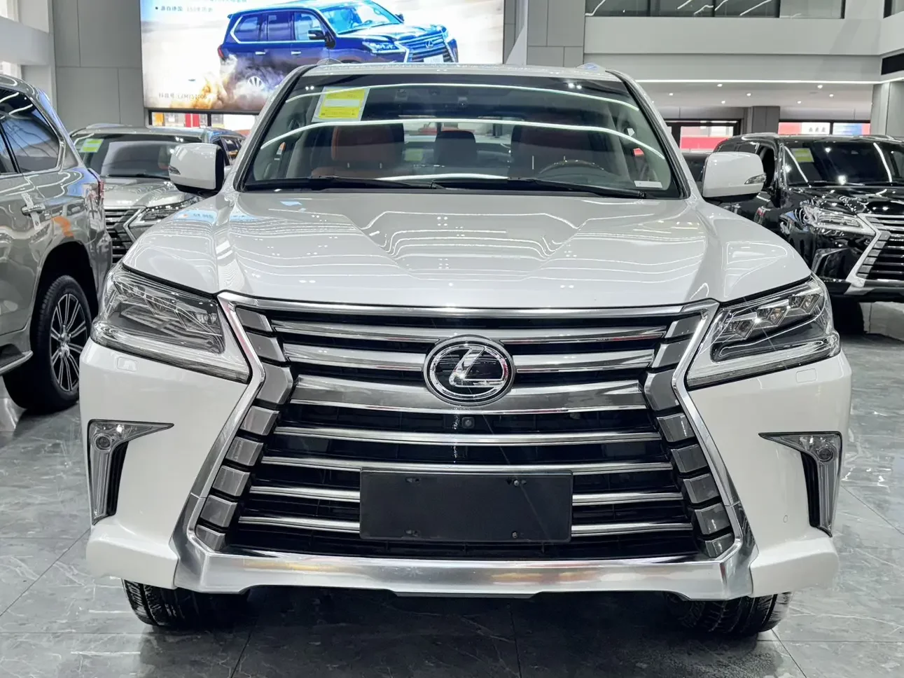Lexus LX