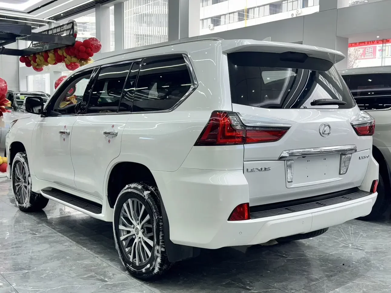 Lexus LX