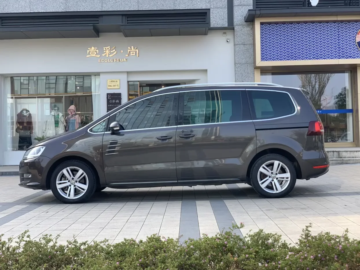 Volkswagen Sharon
