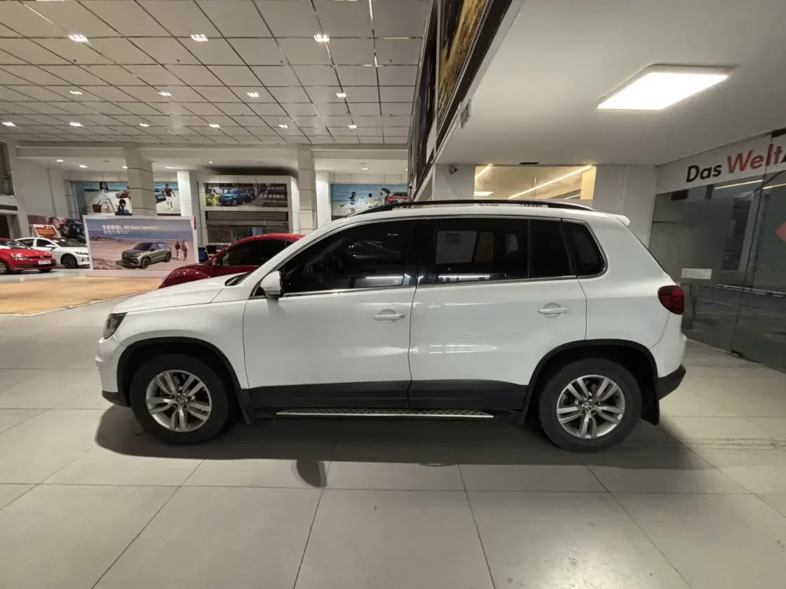 Volkswagen Tiguan (Tharu)