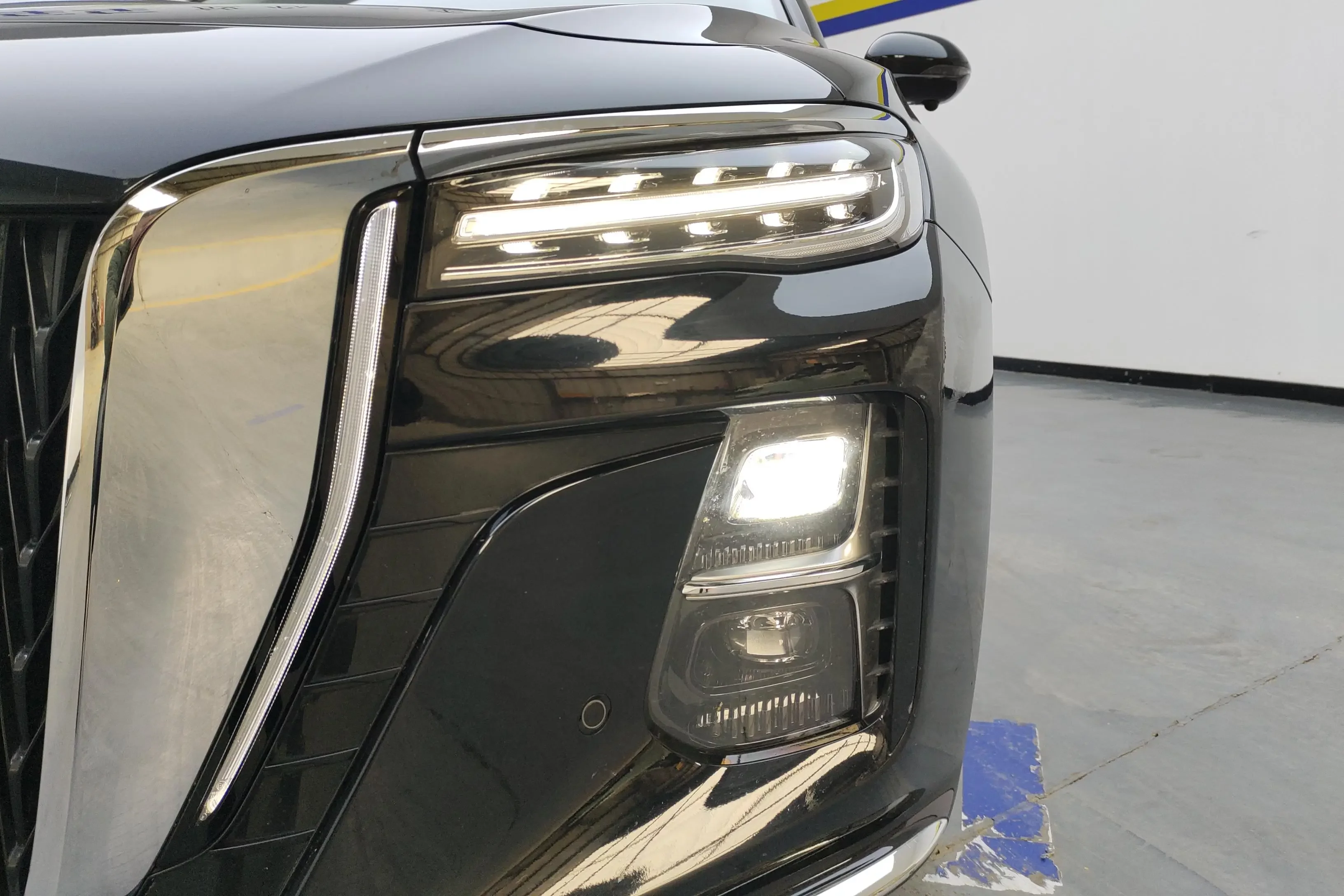 Hongqi H5