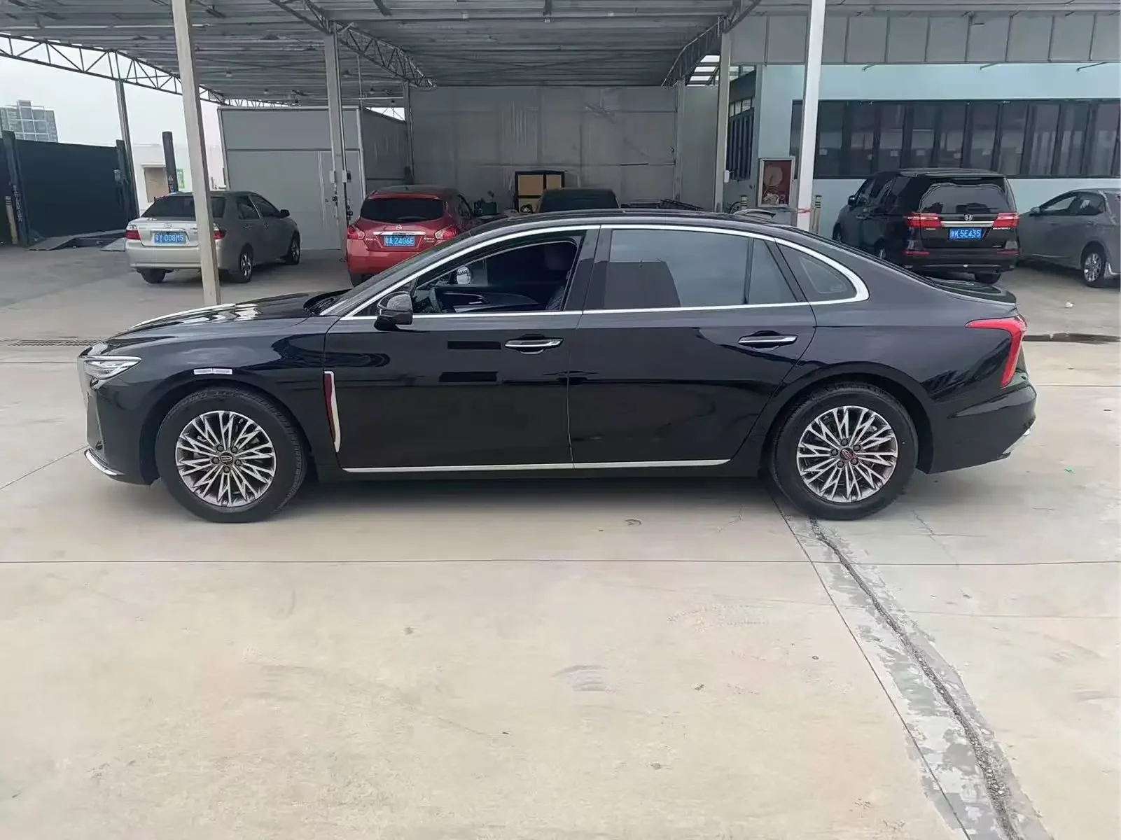 Hongqi H5