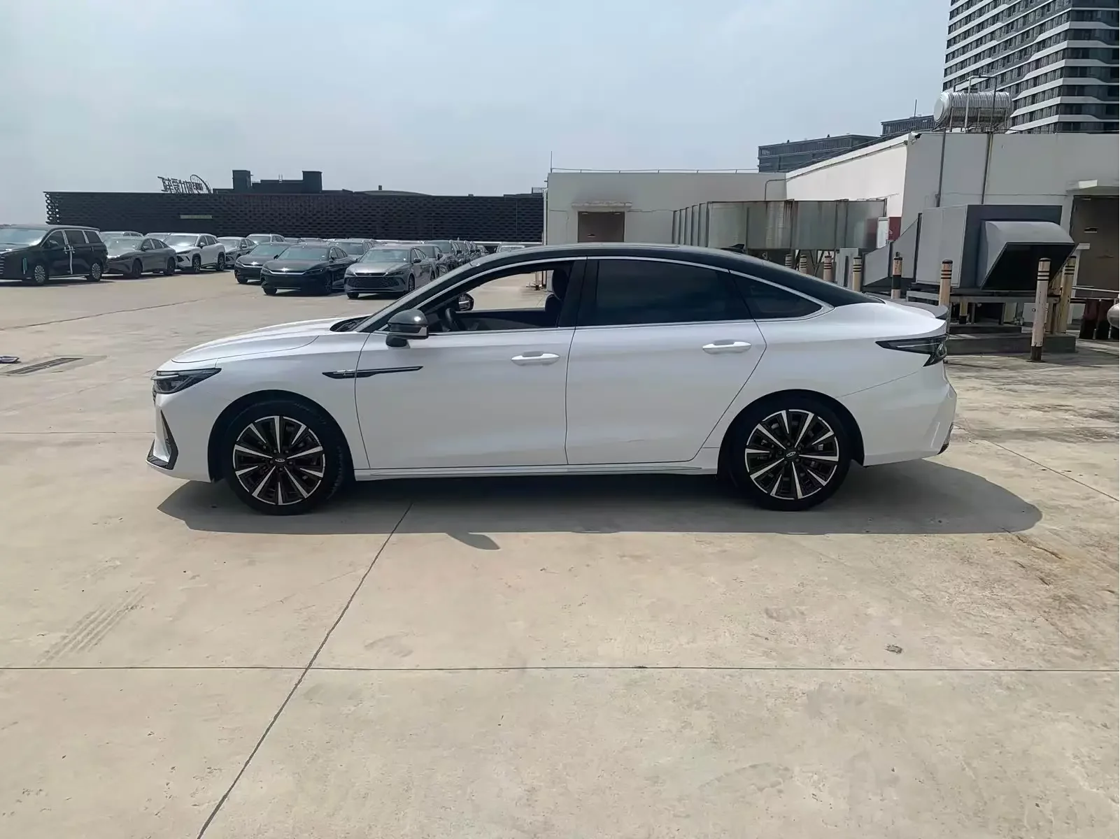 Chery Arrizo 8