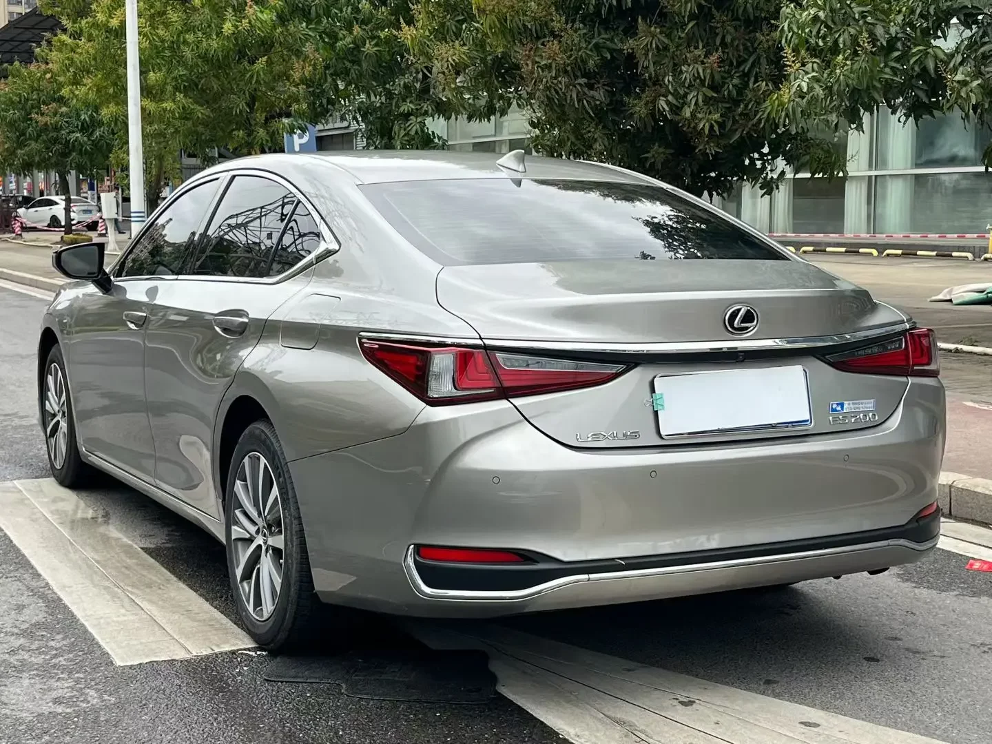 Lexus ES