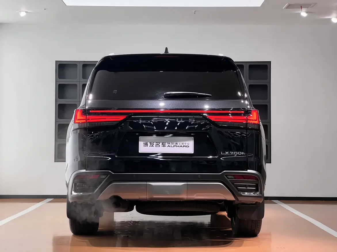 Lexus LX