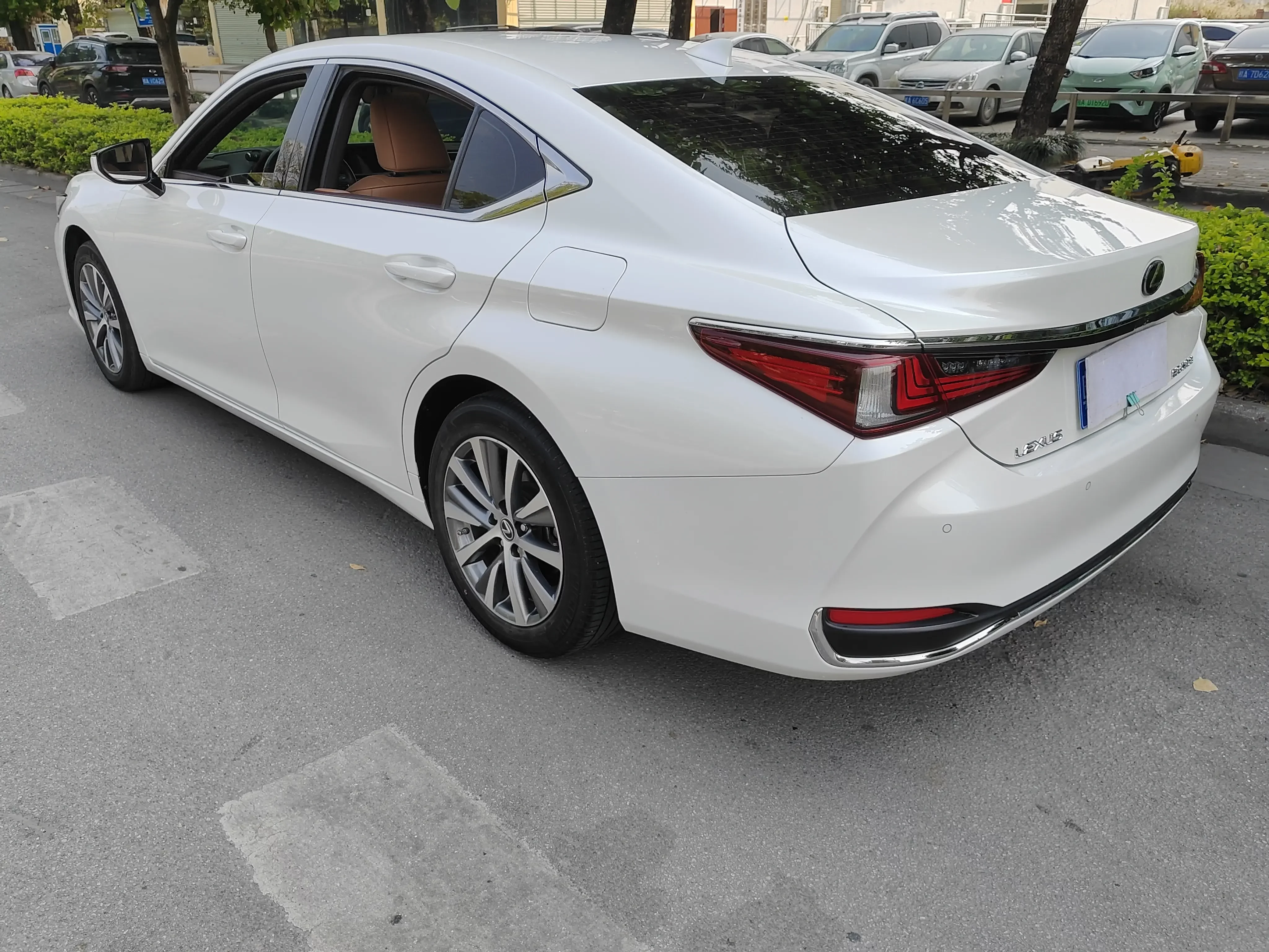Lexus ES