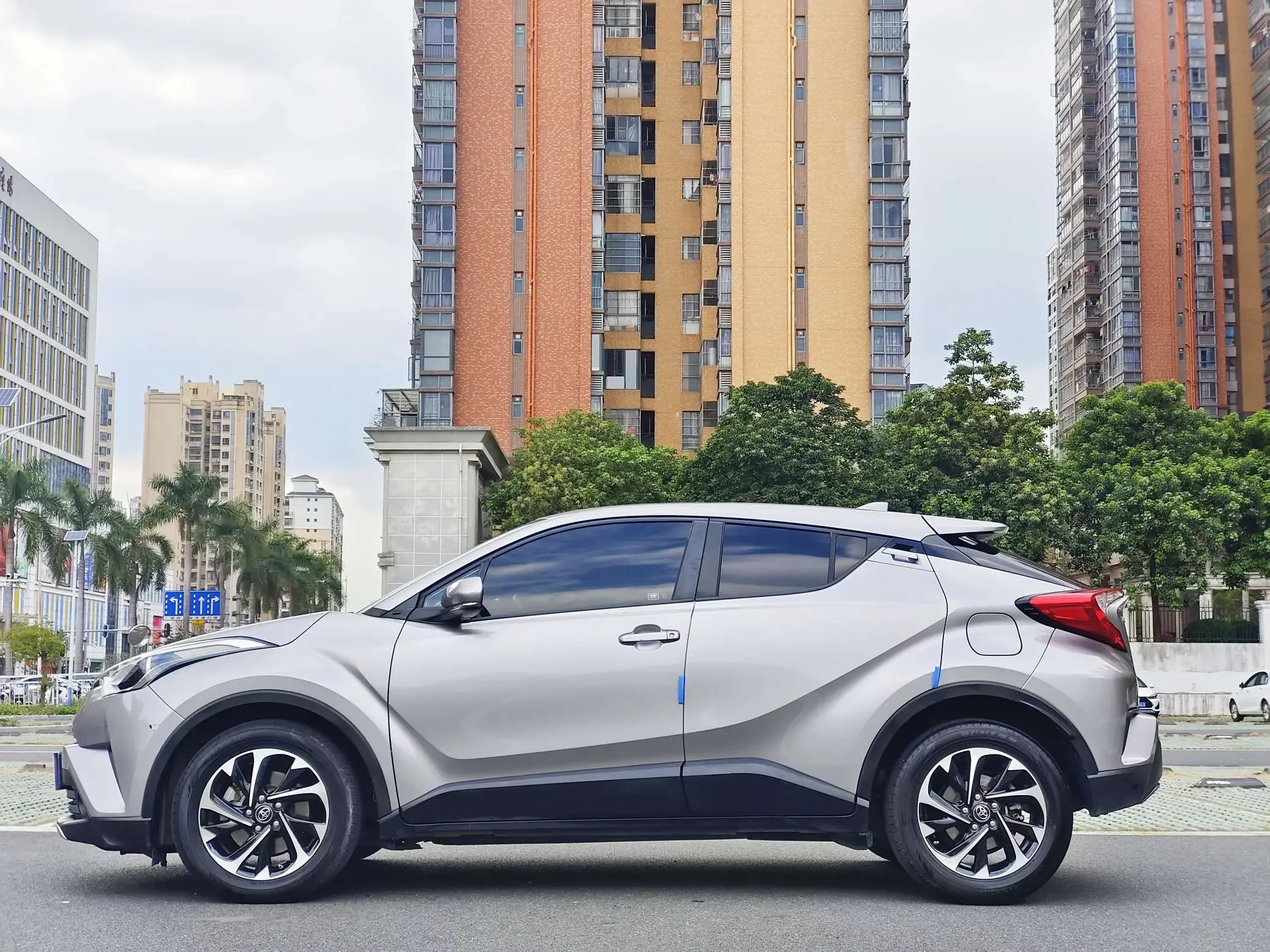 Toyota C-HR Hybrid