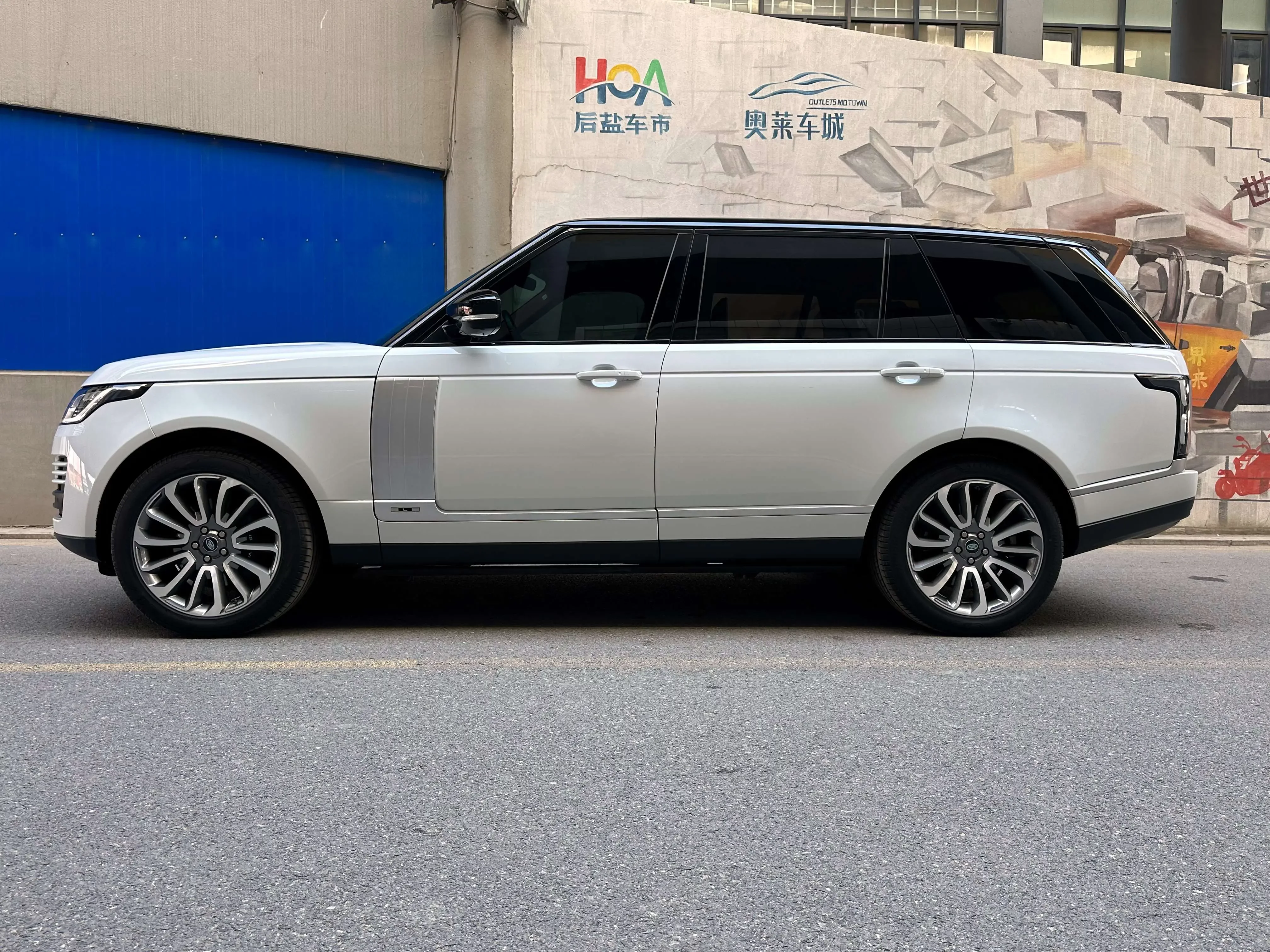 Land Rover range rover