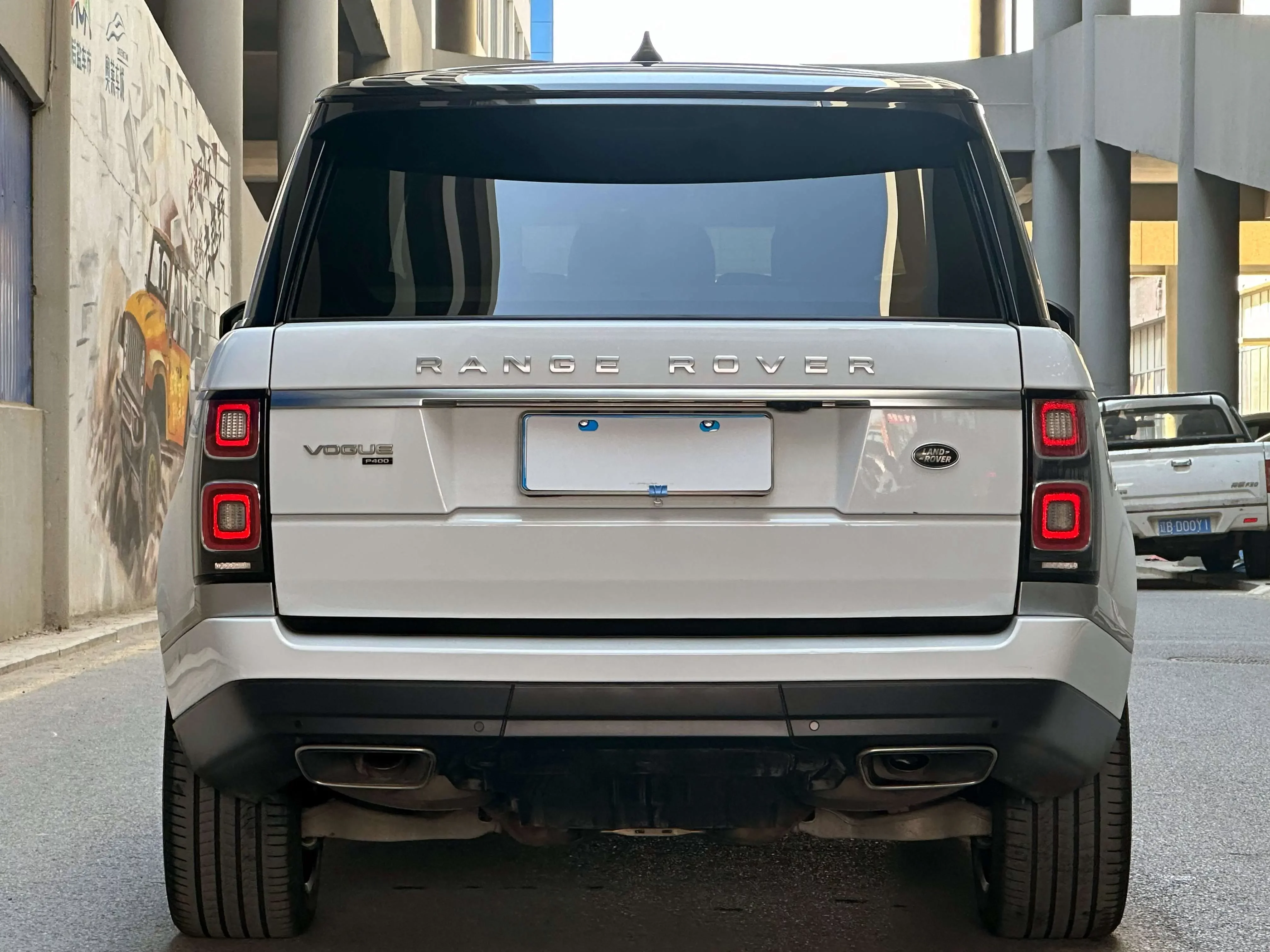 Land Rover range rover