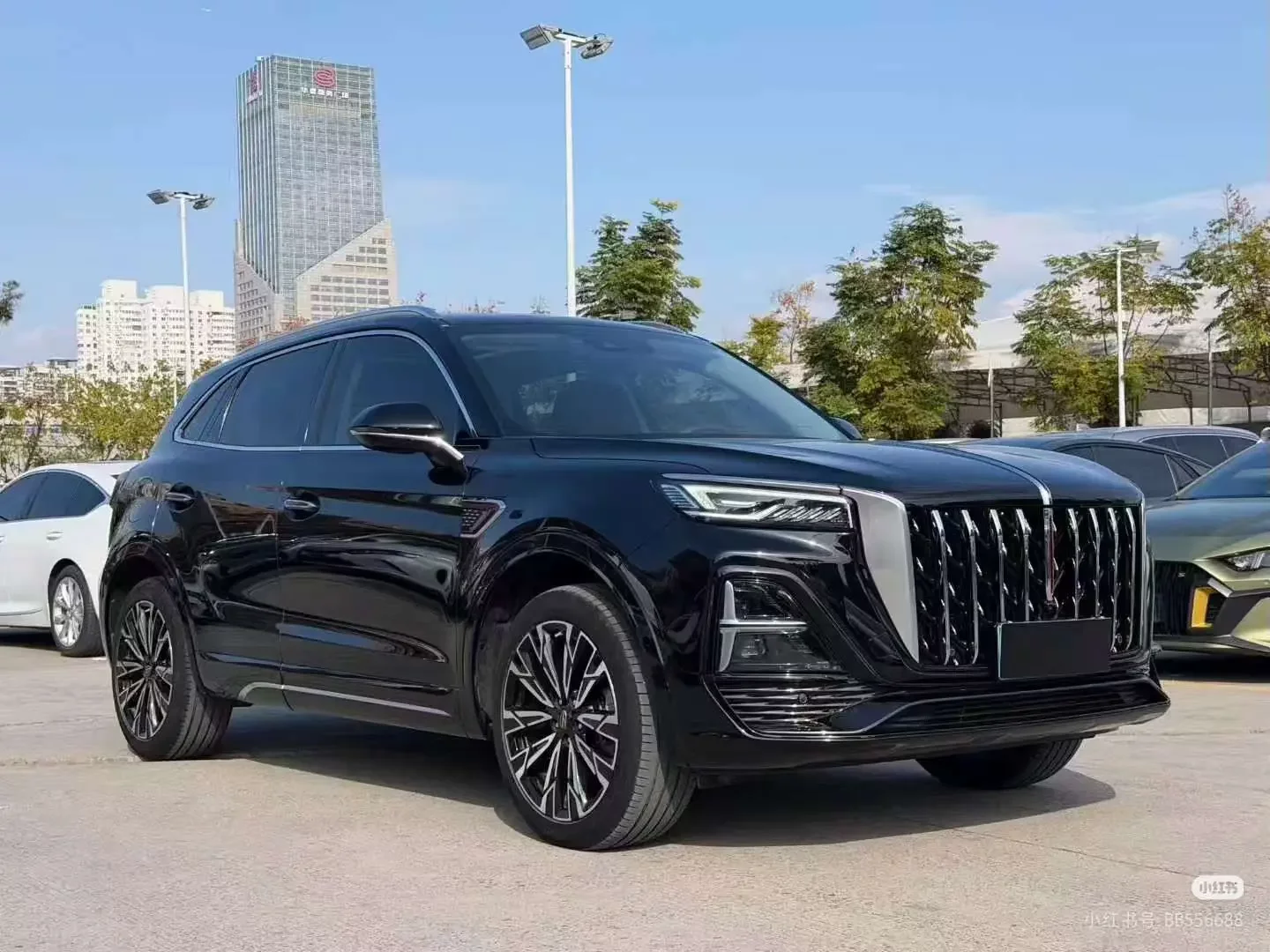 Hongqi HS5