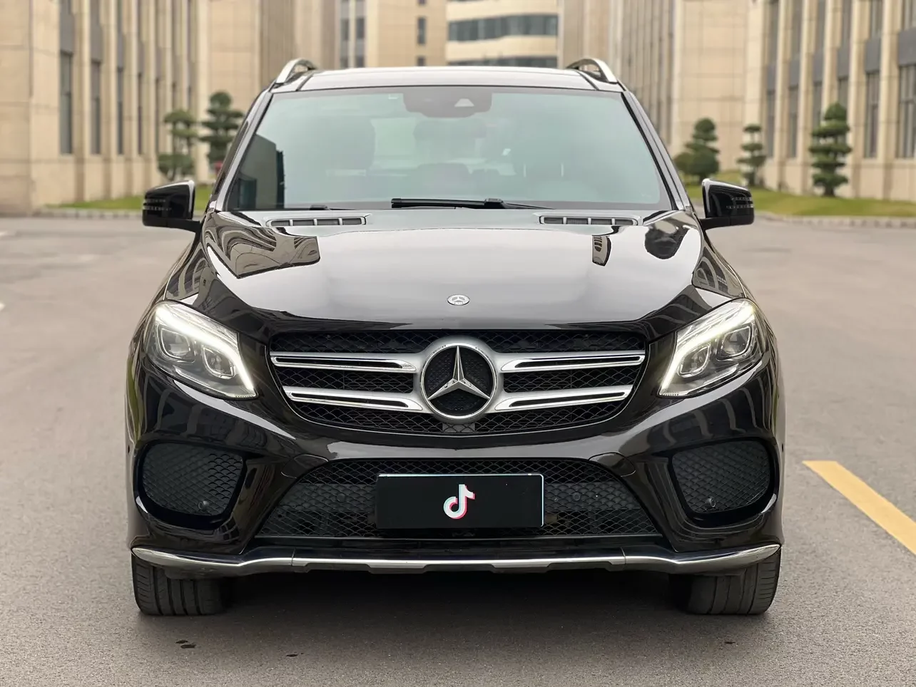 Mercedes-Benz GLE (Imported)
