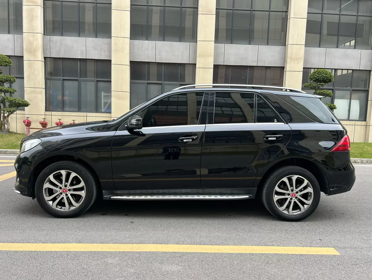 Mercedes-Benz GLE (Imported)