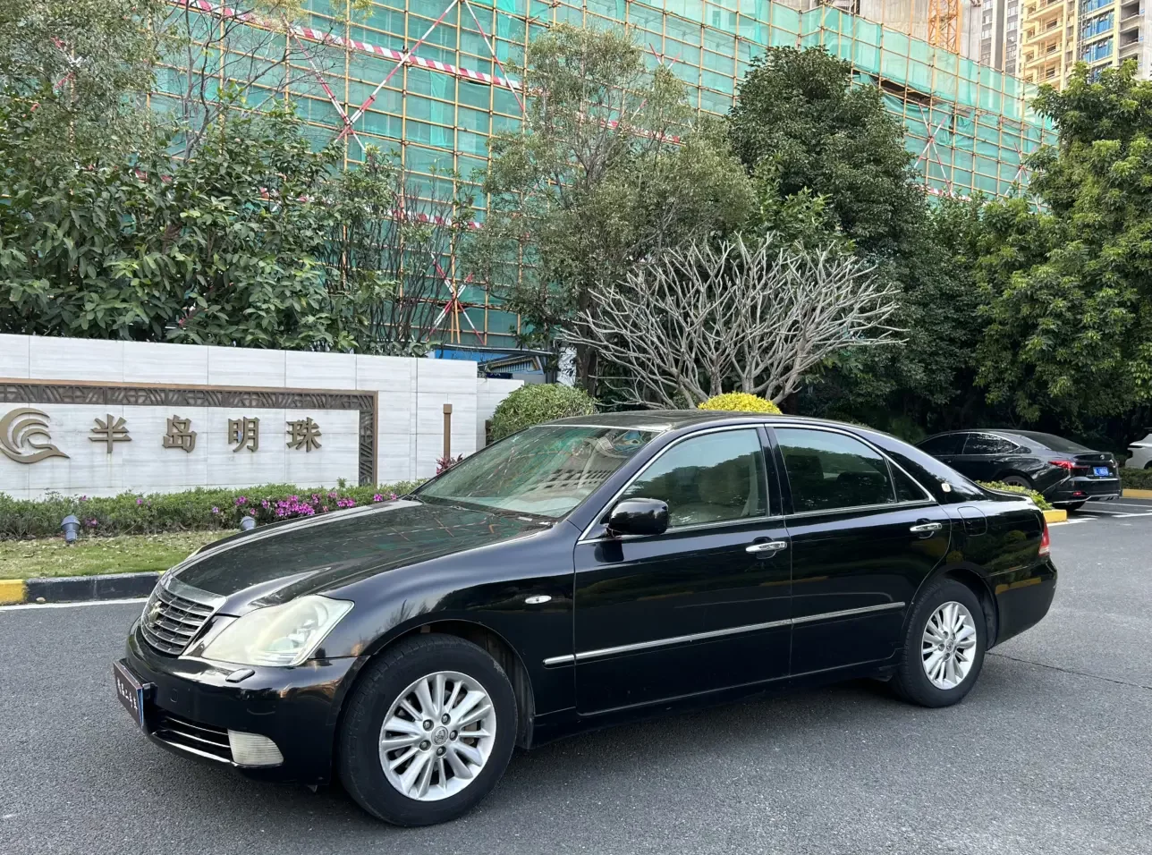 Toyota crown