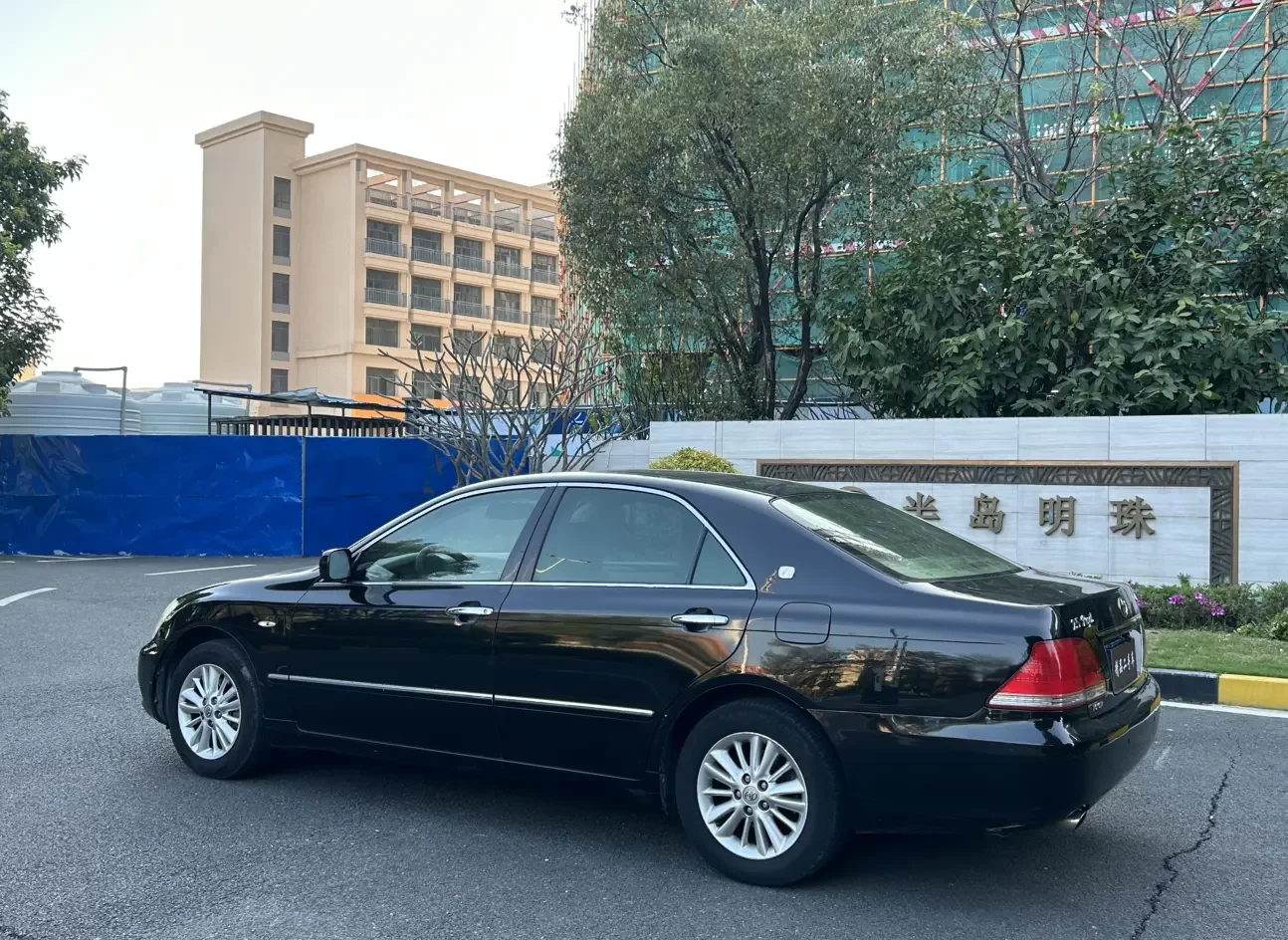 Toyota crown
