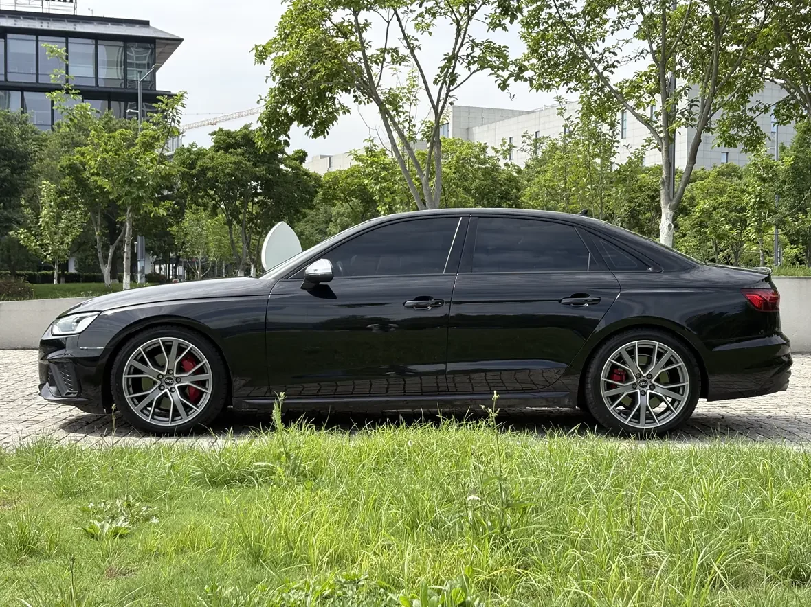 Audi S4