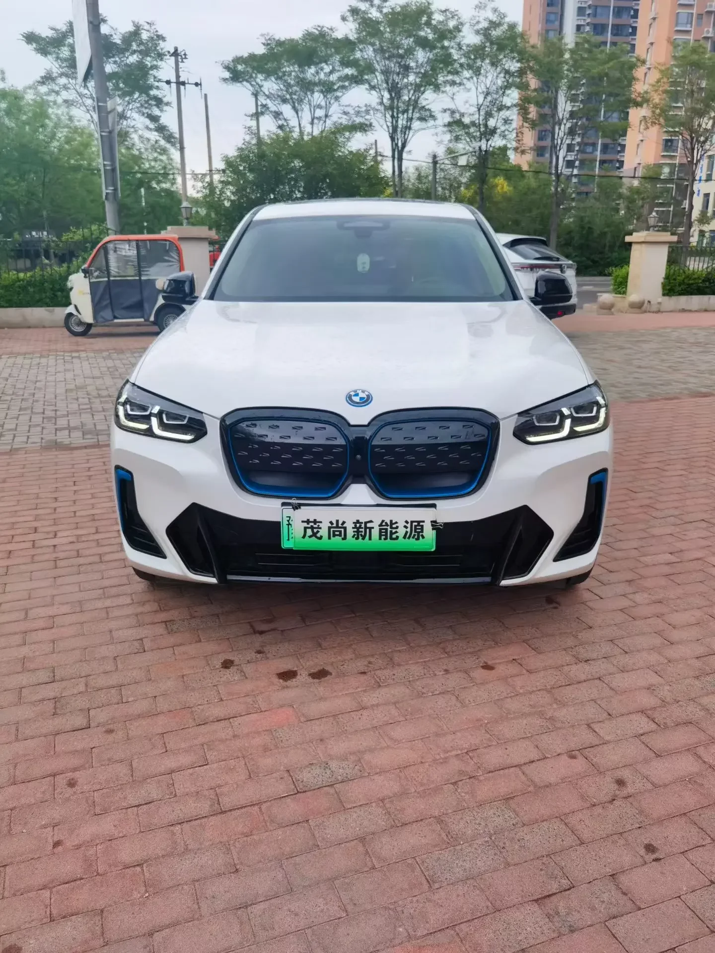 BMW iX3