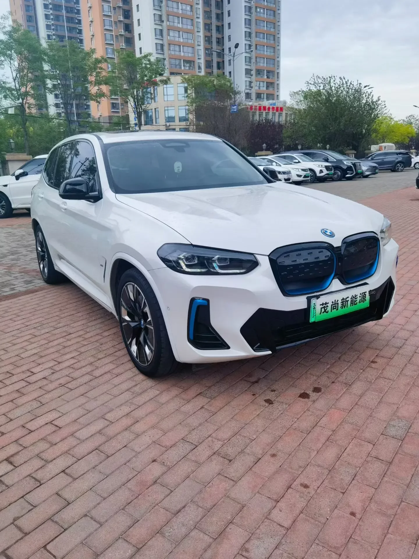 BMW iX3