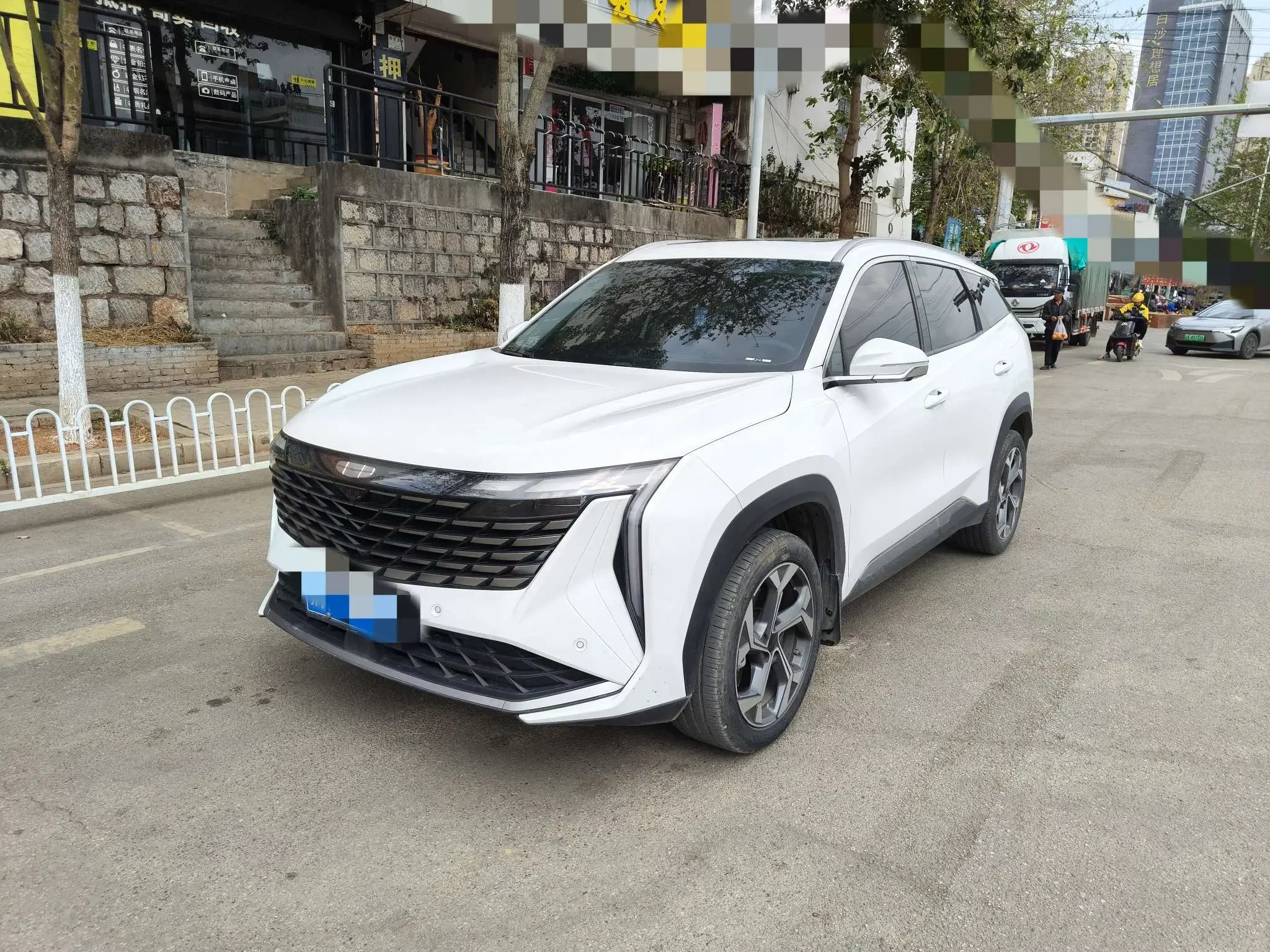Geely Atlas L