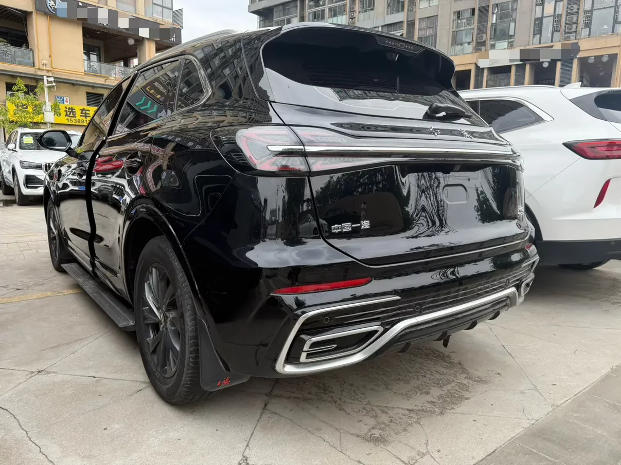Hongqi HS5