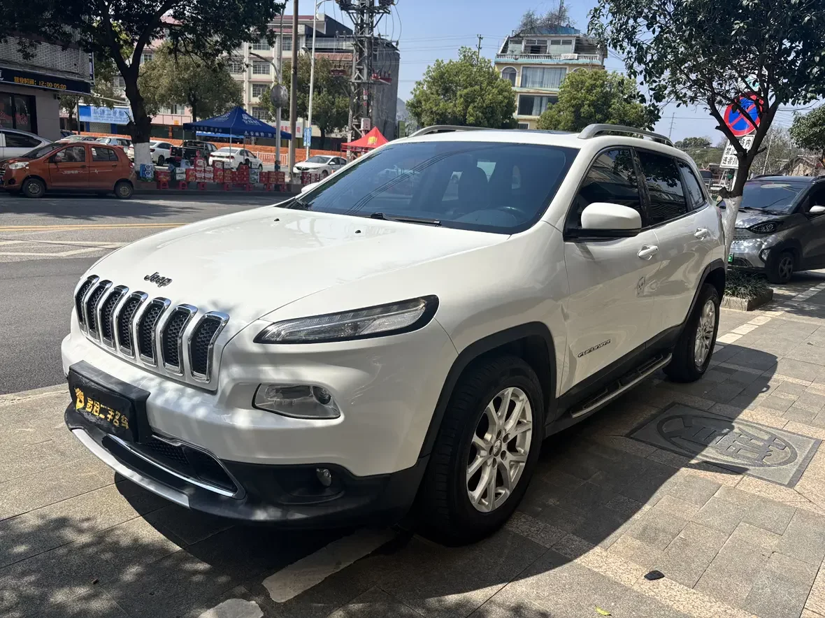 Jeep Cherokee  из Китая
