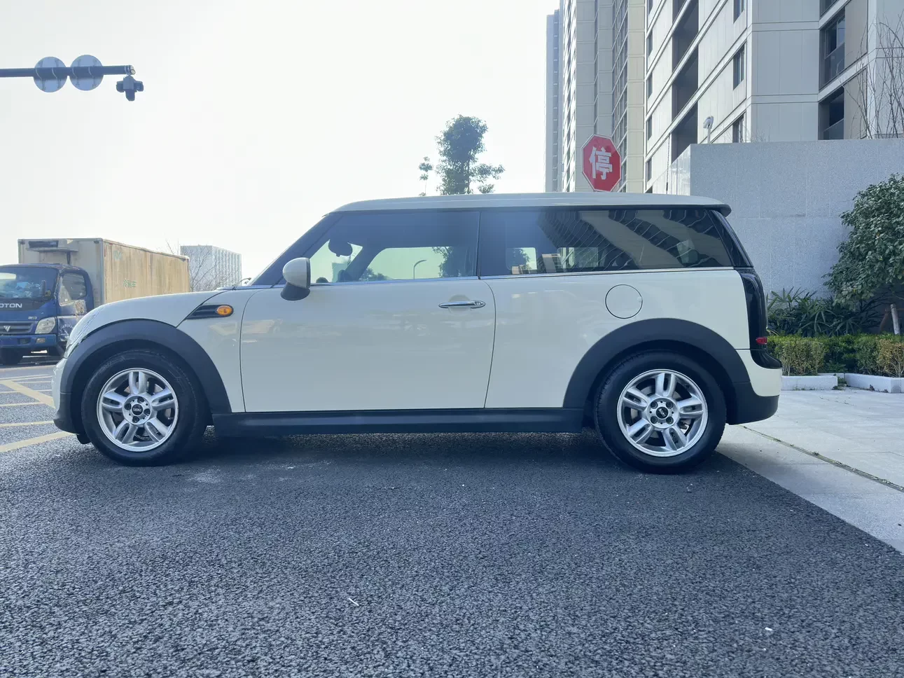 MINI CLUBMAN