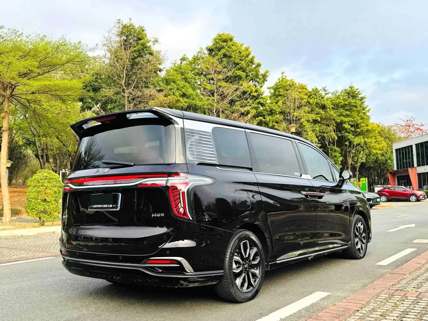 Hongqi HQ9
